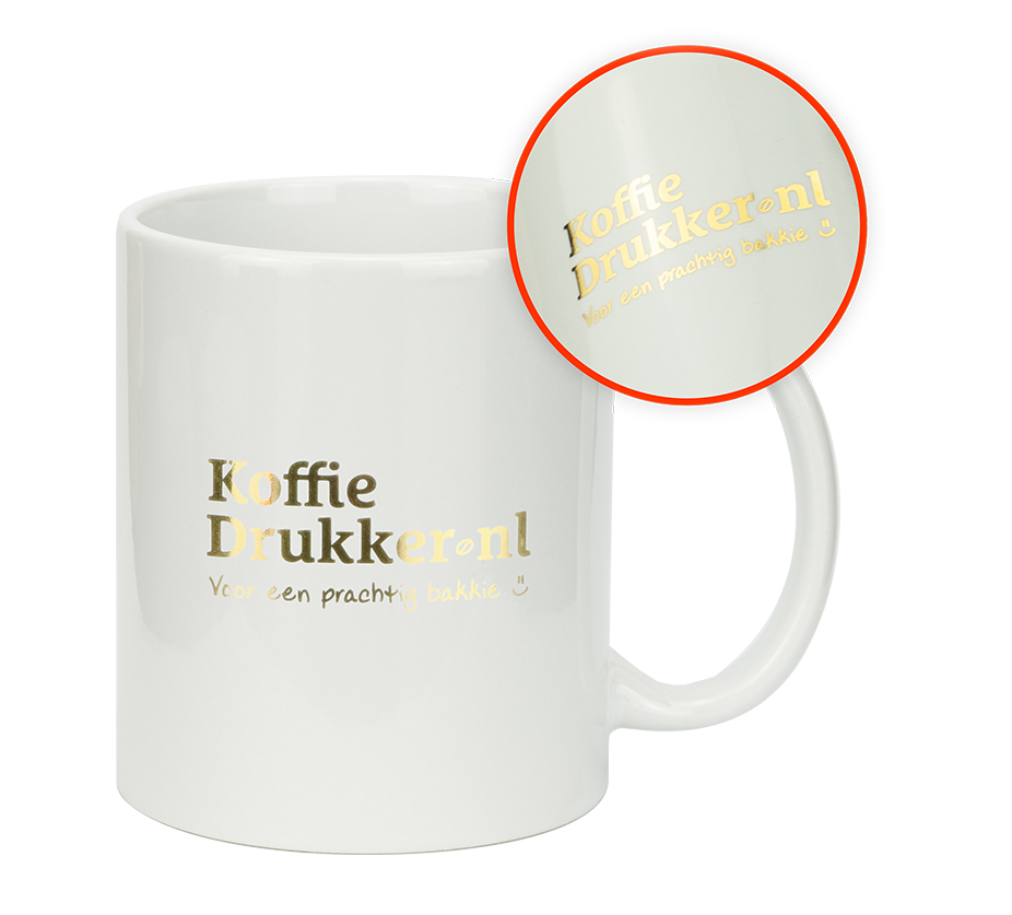 Mok met een gouden logobedrukking